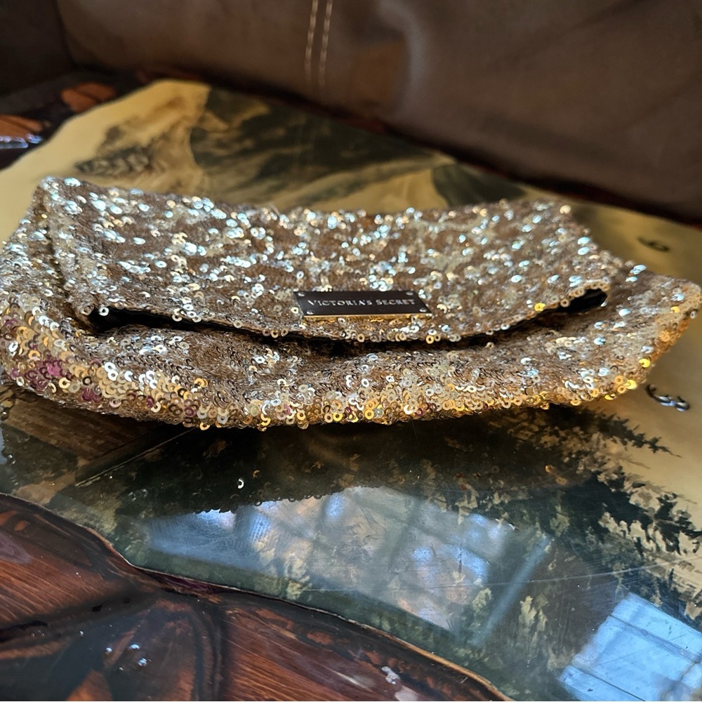 Victoria’s Secret Gold Sequin Clutch Purse Evening Hand Bag Shiny Zipper - Picture 5 of 15